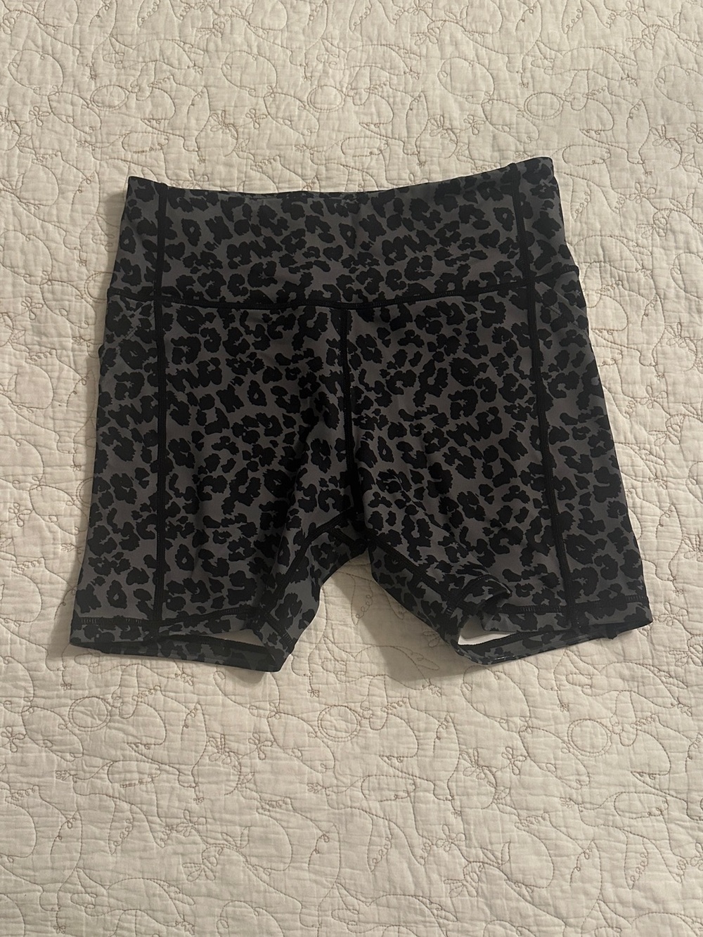 Animal Print Biker shorts with pockets medium
